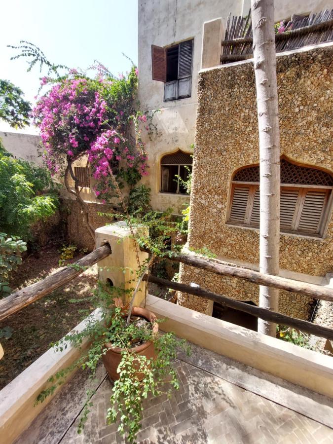 Samaki House Hotel ลามู ภายนอก รูปภาพ