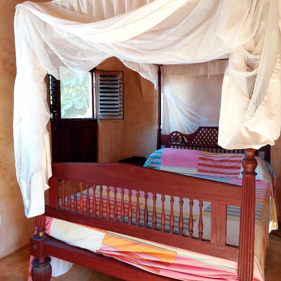 Samaki House Hotel ลามู ภายนอก รูปภาพ