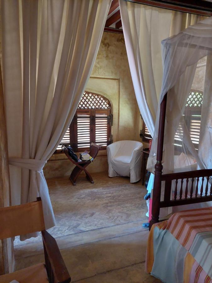Samaki House Hotel ลามู ภายนอก รูปภาพ